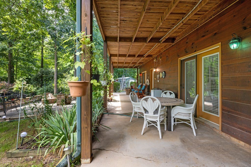 Blairsville, Georgia, 30512, United States, 3 Bedrooms Bedrooms, ,4 BathroomsBathrooms,Residential,For Sale,1895292