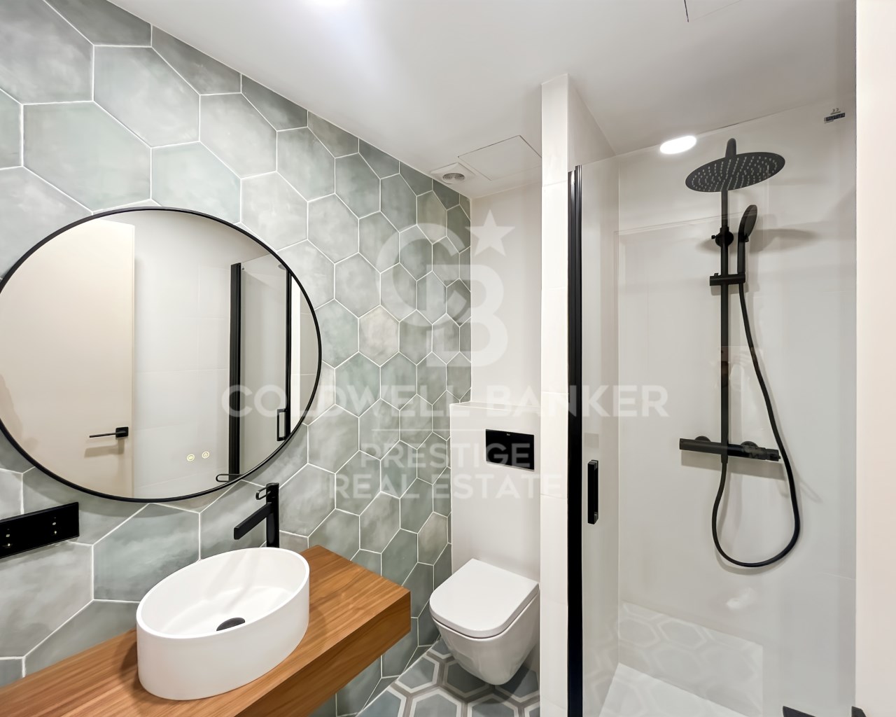 Barcelona, Catalonia, ES, 4 Bedrooms Bedrooms, ,3 BathroomsBathrooms,Residential,For Sale,1805126