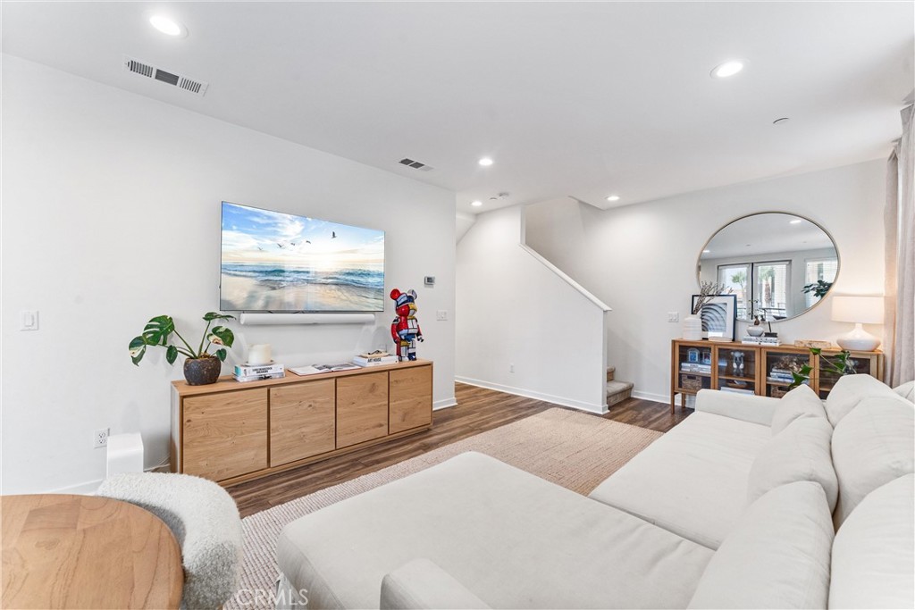 Orange, California, 92865, United States, 2 Bedrooms Bedrooms, ,3 BathroomsBathrooms,Residential,For Sale,1901000