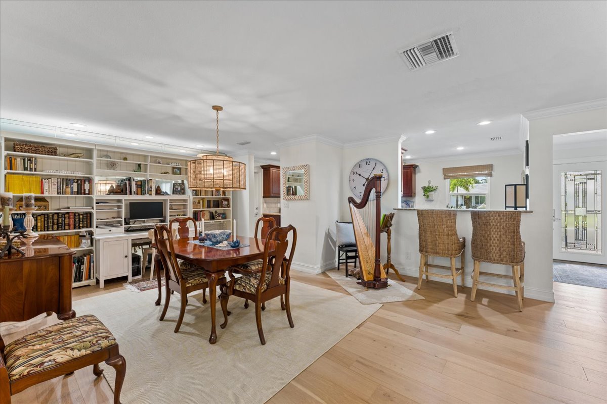 Seminole, Florida, 33772, United States, 3 Bedrooms Bedrooms, ,2 BathroomsBathrooms,Residential,For Sale,2048345