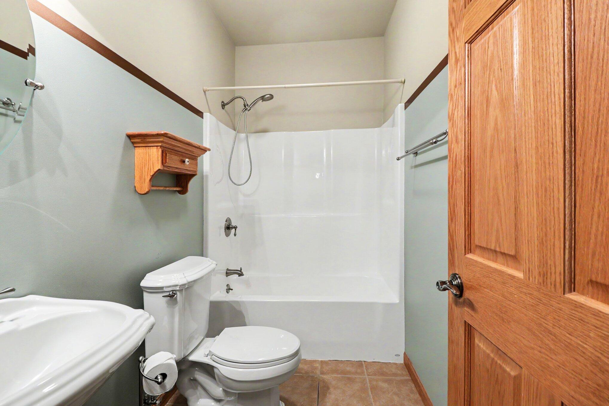 Valparaiso, Indiana, 46383, United States, 3 Bedrooms Bedrooms, ,3 BathroomsBathrooms,Residential,For Sale,2048382