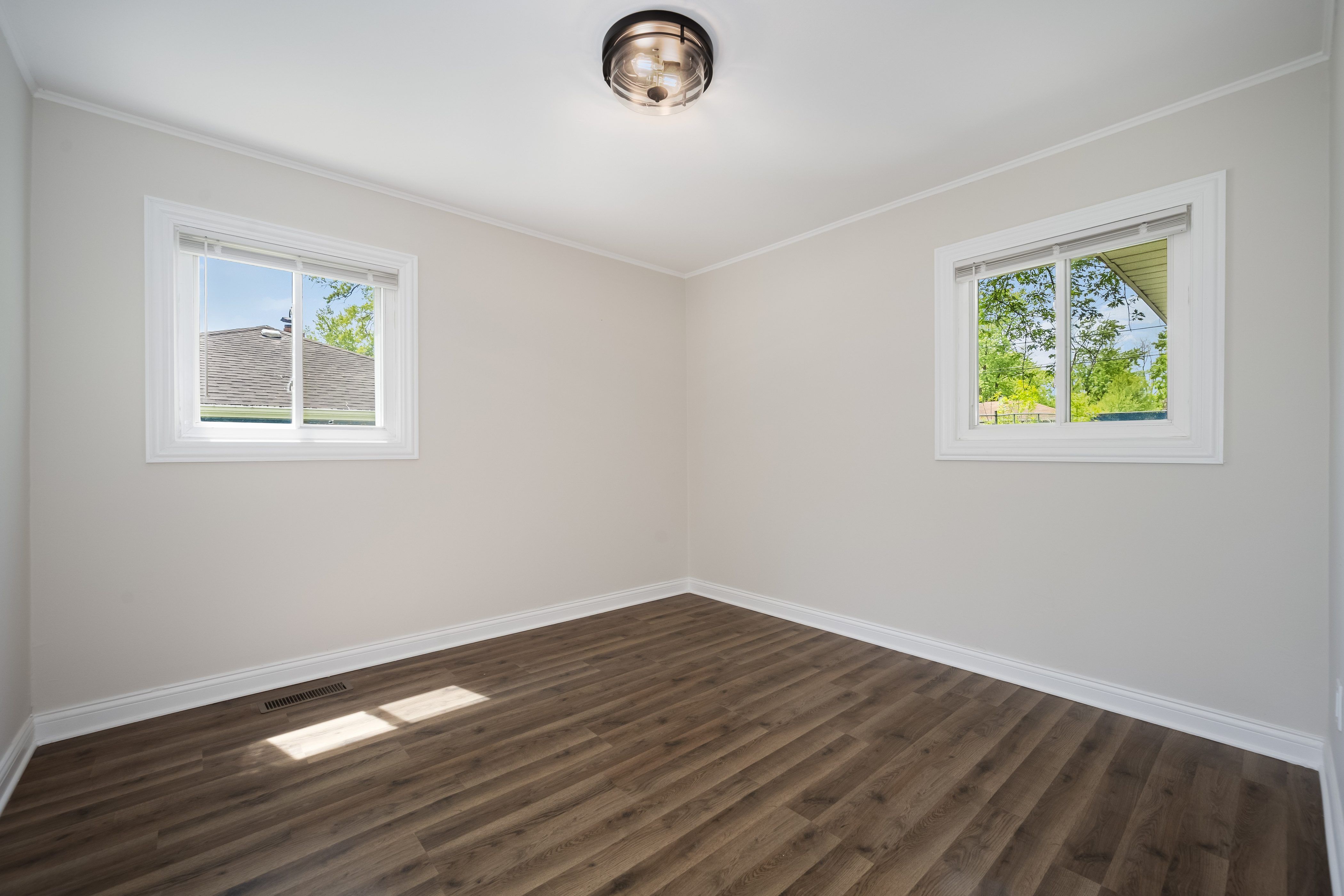  Beautiful, Spacious and Newly Renovated Ranch - 物件實景