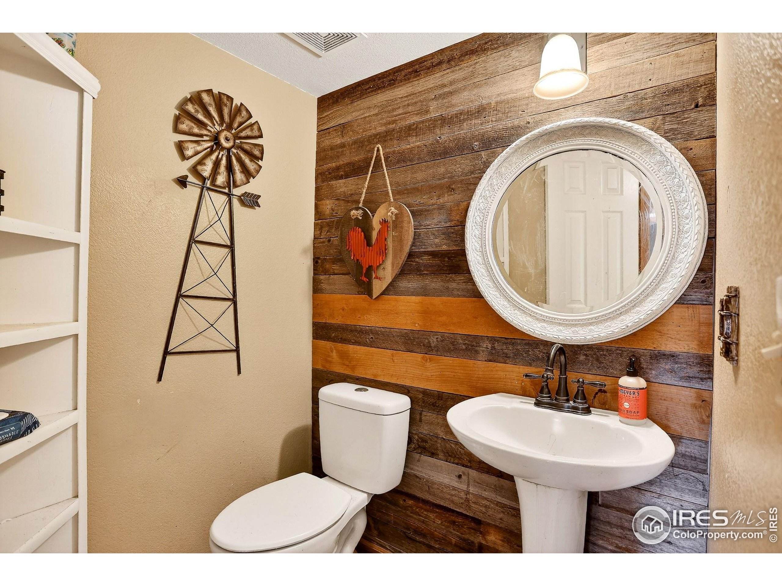 Loveland, Colorado, 80538, United States, 4 Bedrooms Bedrooms, ,4 BathroomsBathrooms,Residential,For Sale,1992882