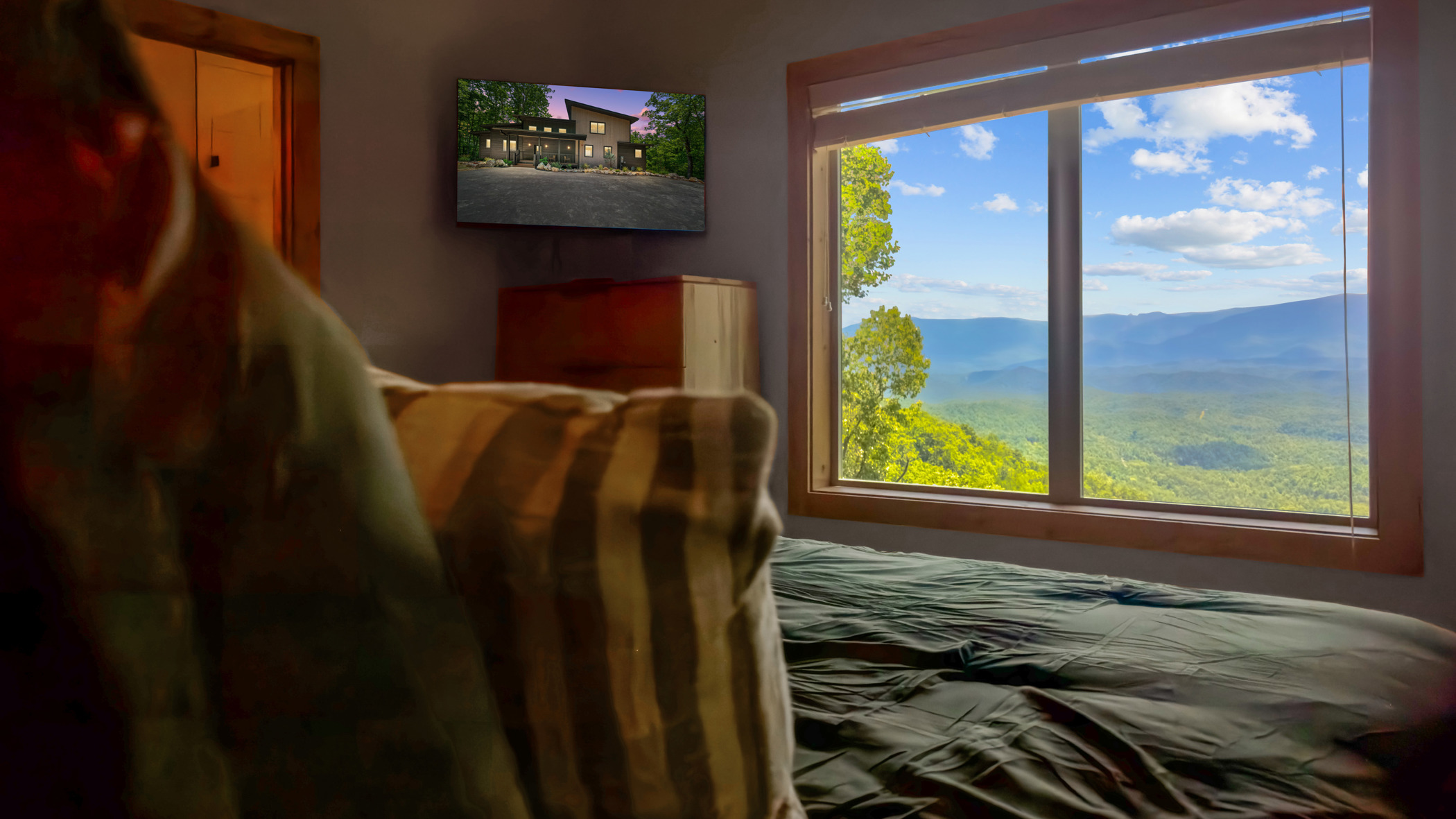 Sevierville, Tennessee, 37862, United States, 5 Bedrooms Bedrooms, ,6 BathroomsBathrooms,Residential,For Sale,1914652