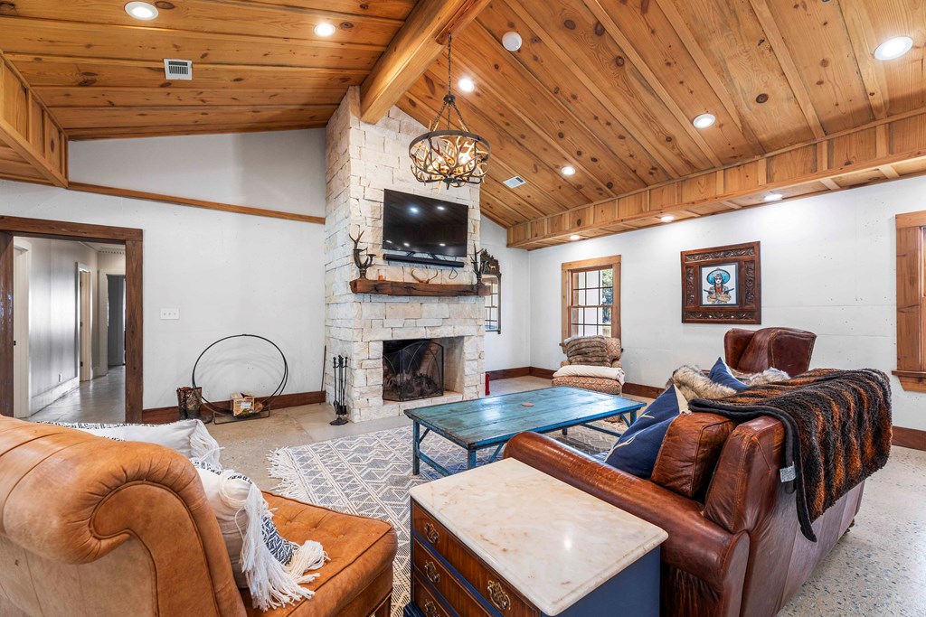 Waverly Hall, Georgia, 31831, United States, 5 Bedrooms Bedrooms, ,4 BathroomsBathrooms,Residential,For Sale,1987749