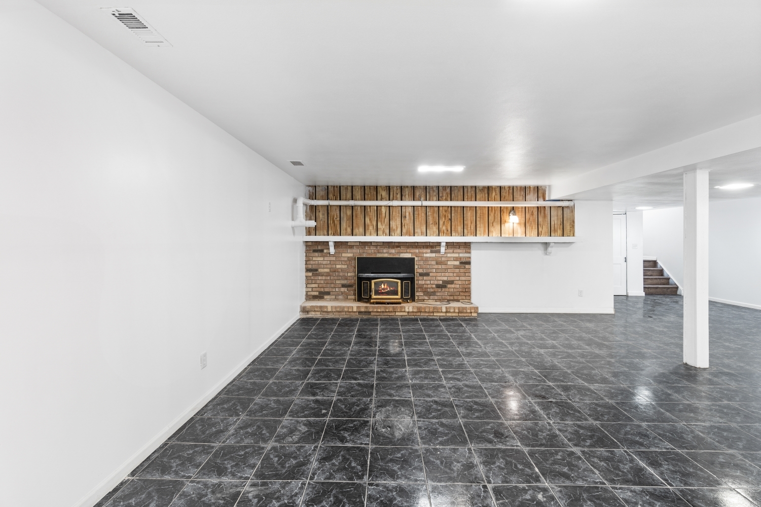 Winthrop Harbor, Illinois, 60096, United States, 5 Bedrooms Bedrooms, ,4 BathroomsBathrooms,Residential,For Sale,1982535