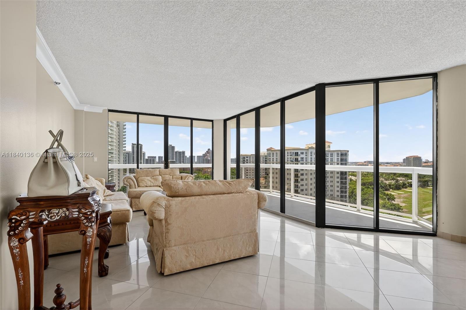 Aventura, Florida, 33180, United States, 2 Bedrooms Bedrooms, ,2 BathroomsBathrooms,Residential,For Sale,1898745
