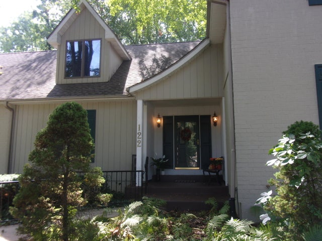 Valparaiso, Indiana, 46385, United States, 4 Bedrooms Bedrooms, ,4 BathroomsBathrooms,Residential,For Sale,1945024