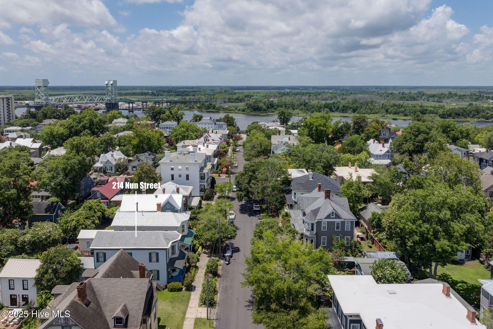 Wilmington, North Carolina, 28401, United States, 4 Bedrooms Bedrooms, ,3 BathroomsBathrooms,Residential,For Sale,1874502