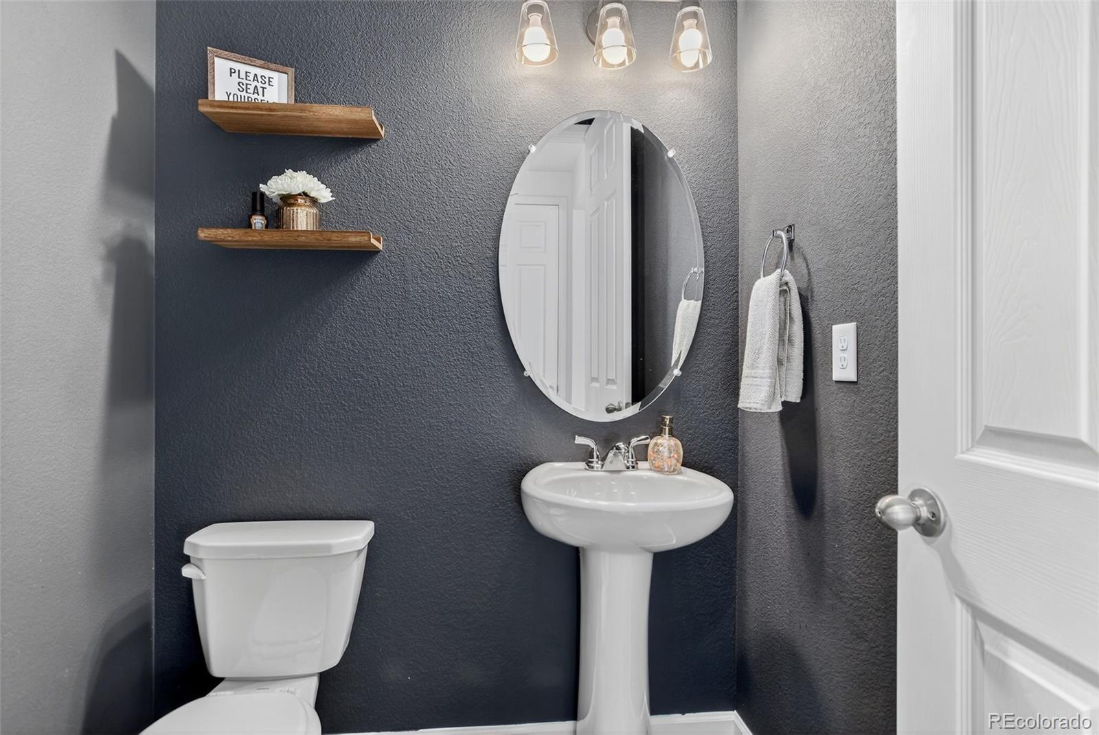 Castle Rock, Colorado, 80104, United States, 3 Bedrooms Bedrooms, ,2 BathroomsBathrooms,Residential,For Sale,1967525