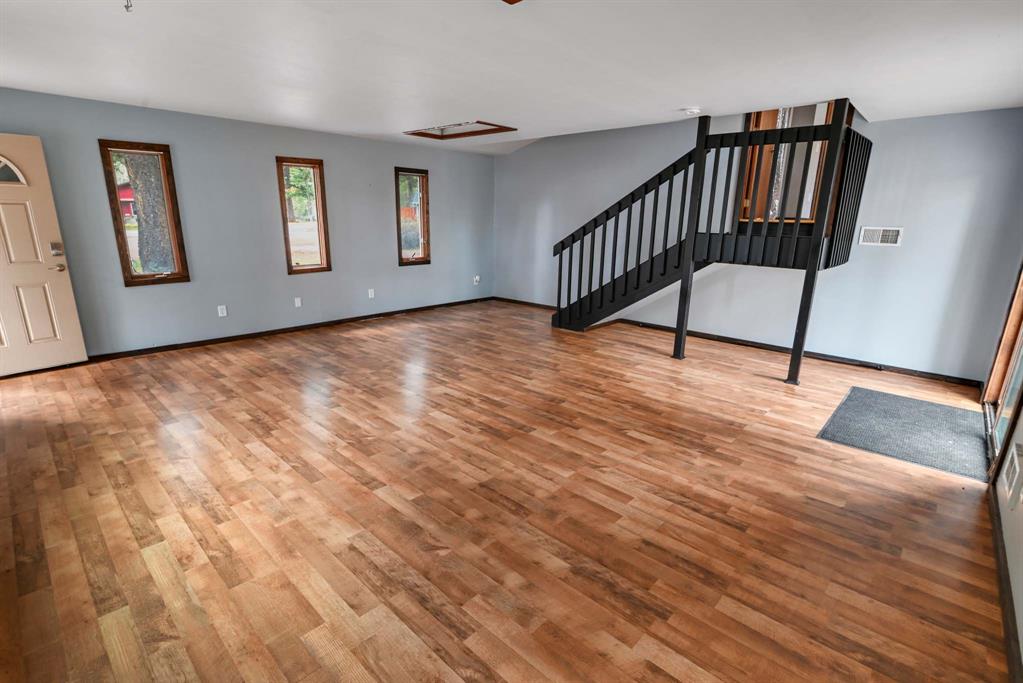 Columbia Falls, Montana, 59912, United States, 7 Bedrooms Bedrooms, ,2 BathroomsBathrooms,Residential,For Sale,1990809