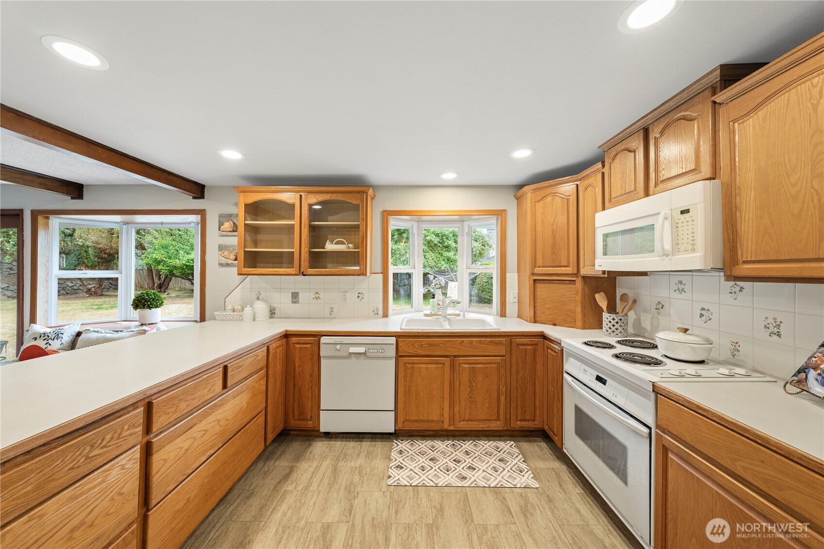 University Place, Washington, 98466, United States, 5 Bedrooms Bedrooms, ,3 BathroomsBathrooms,Residential,For Sale,1910787