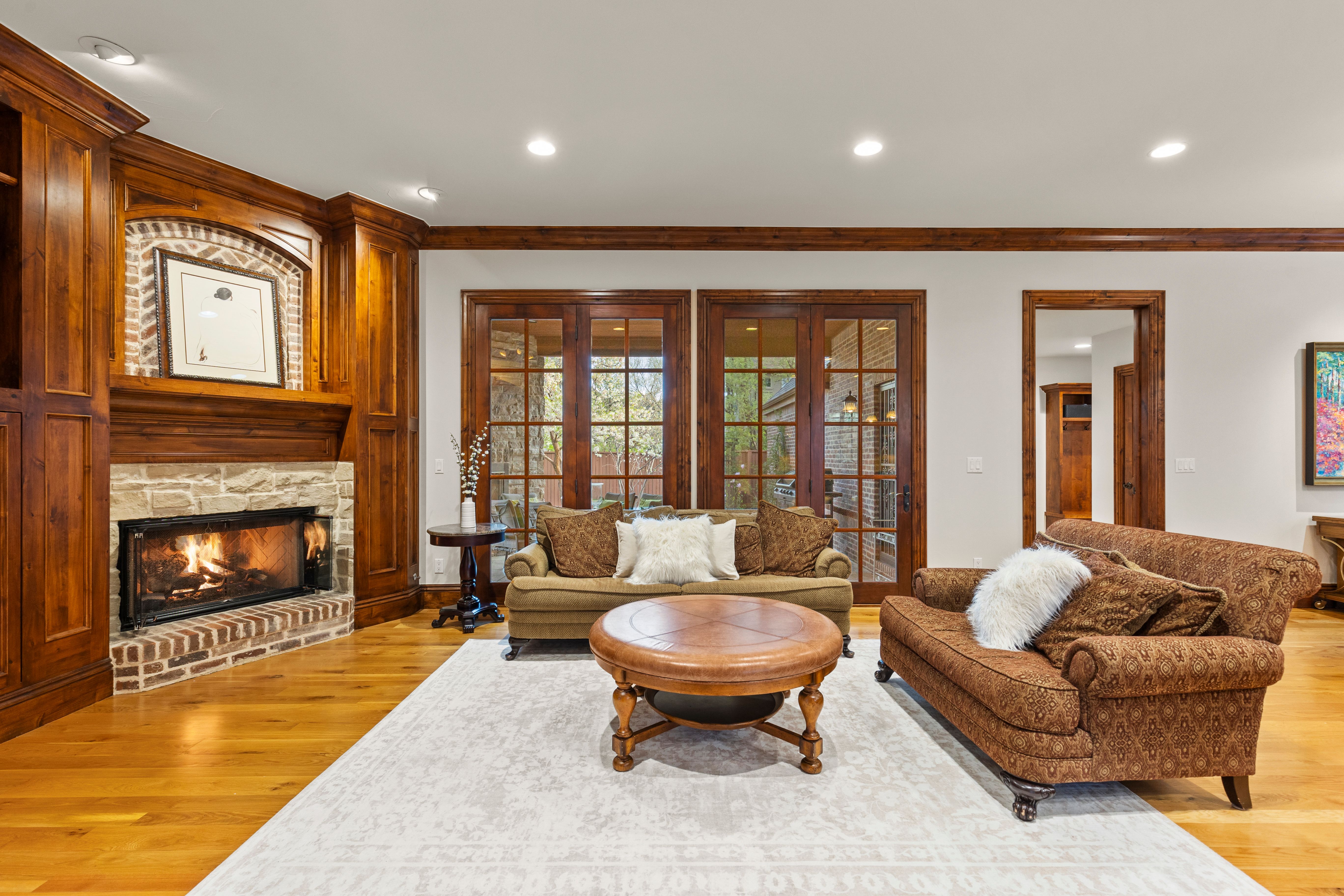  LUXURY LIVING IN LOWRY TIMELESS ENGLISH TUDOR EXPANSIVE LOT ON 6TH AVENUE PKWY - 物件實景