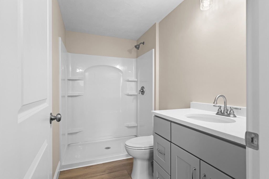 Plymouth, Massachusetts, 02360, United States, 3 Bedrooms Bedrooms, ,4 BathroomsBathrooms,Residential,For Sale,2049282