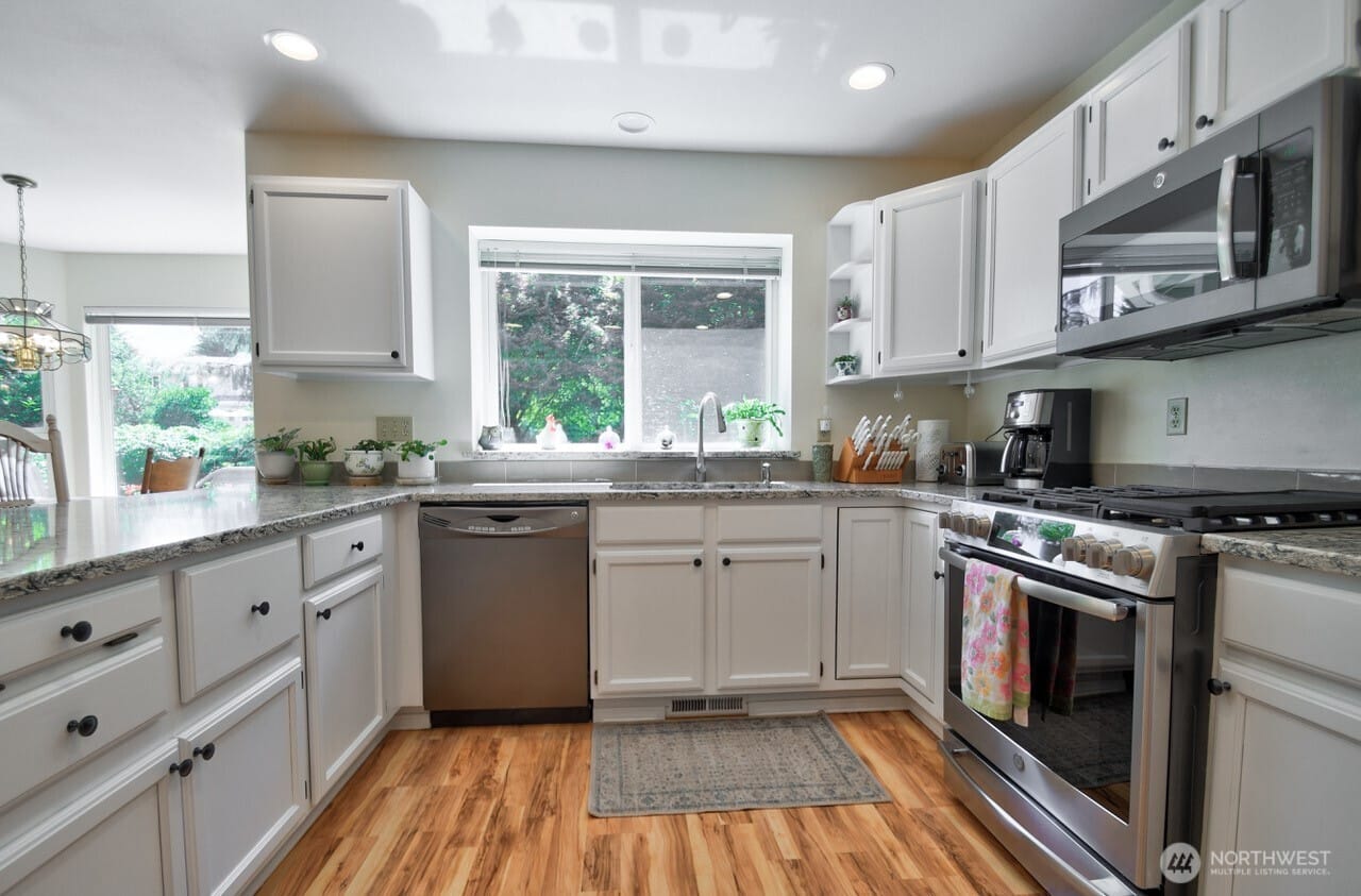 Olympia, Washington, 98516, United States, 3 Bedrooms Bedrooms, ,3 BathroomsBathrooms,Residential,For Sale,1917229