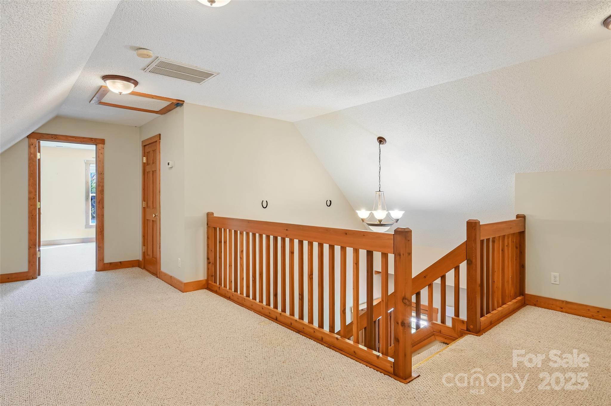Hendersonville, North Carolina, 28792, United States, 3 Bedrooms Bedrooms, ,3 BathroomsBathrooms,Residential,For Sale,1958390