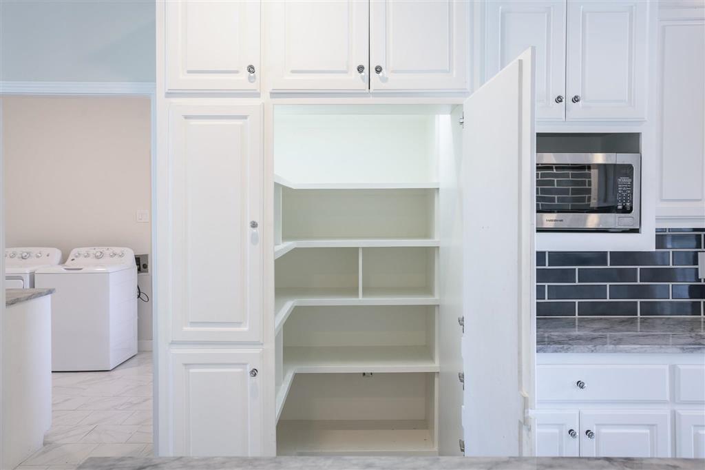 Lake Charles, Louisiana, 70605, United States, 4 Bedrooms Bedrooms, ,4 BathroomsBathrooms,Residential,For Sale,1979416