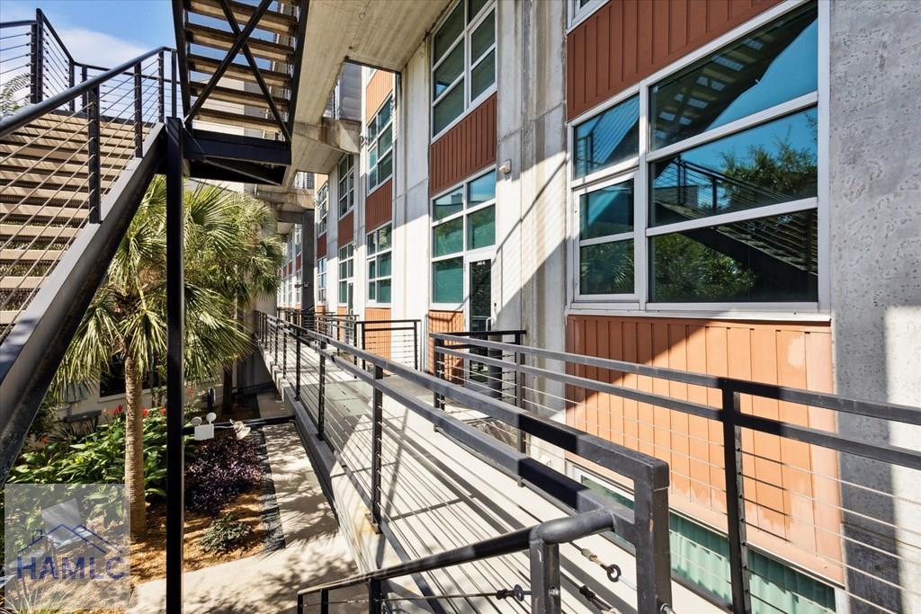 Savannah, Georgia, 31401, United States, 2 Bedrooms Bedrooms, ,3 BathroomsBathrooms,Residential,For Sale,1957679