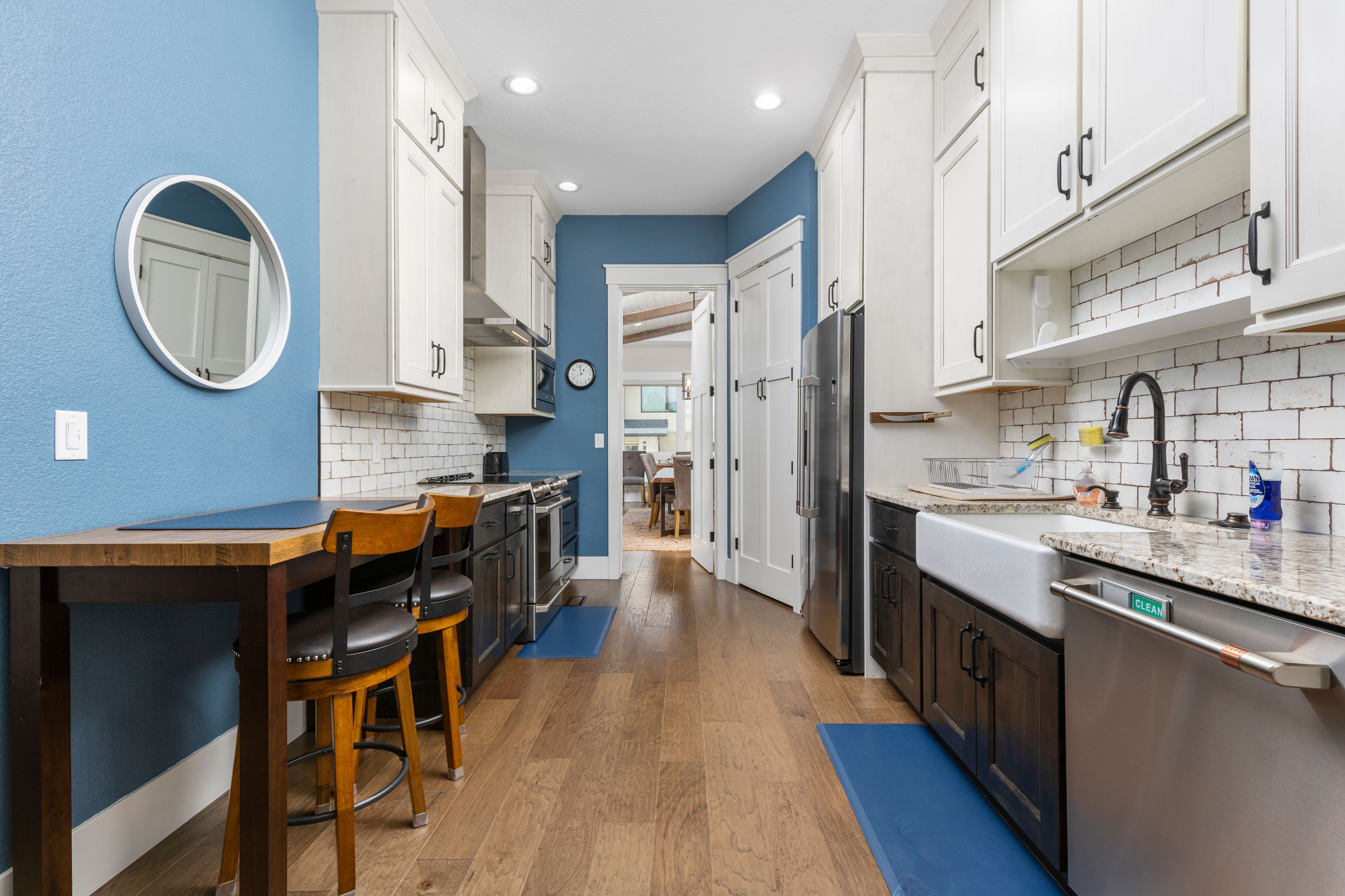  Amazing Opportunity For Multigenerational Living - 物件實景
