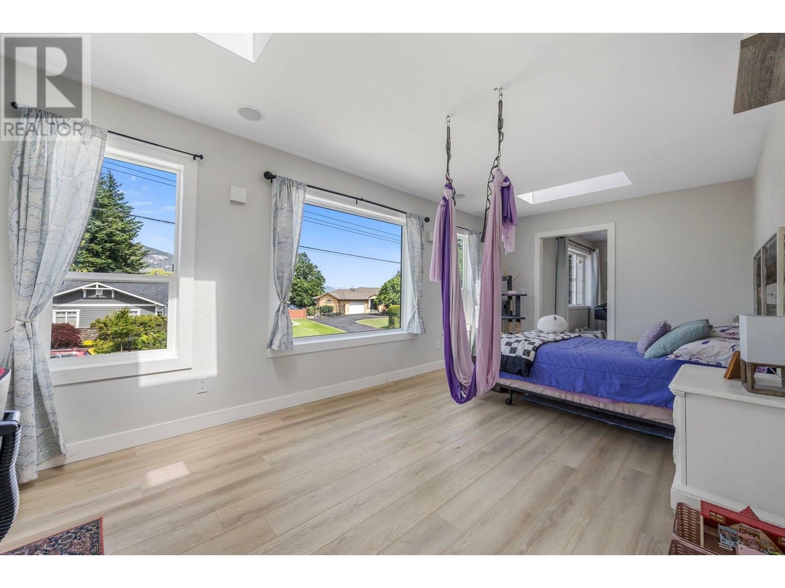 PENTICTON, British Columbia, V2A 1A7, CA, 6 Bedrooms Bedrooms, ,4 BathroomsBathrooms,Residential,For Sale,1859946