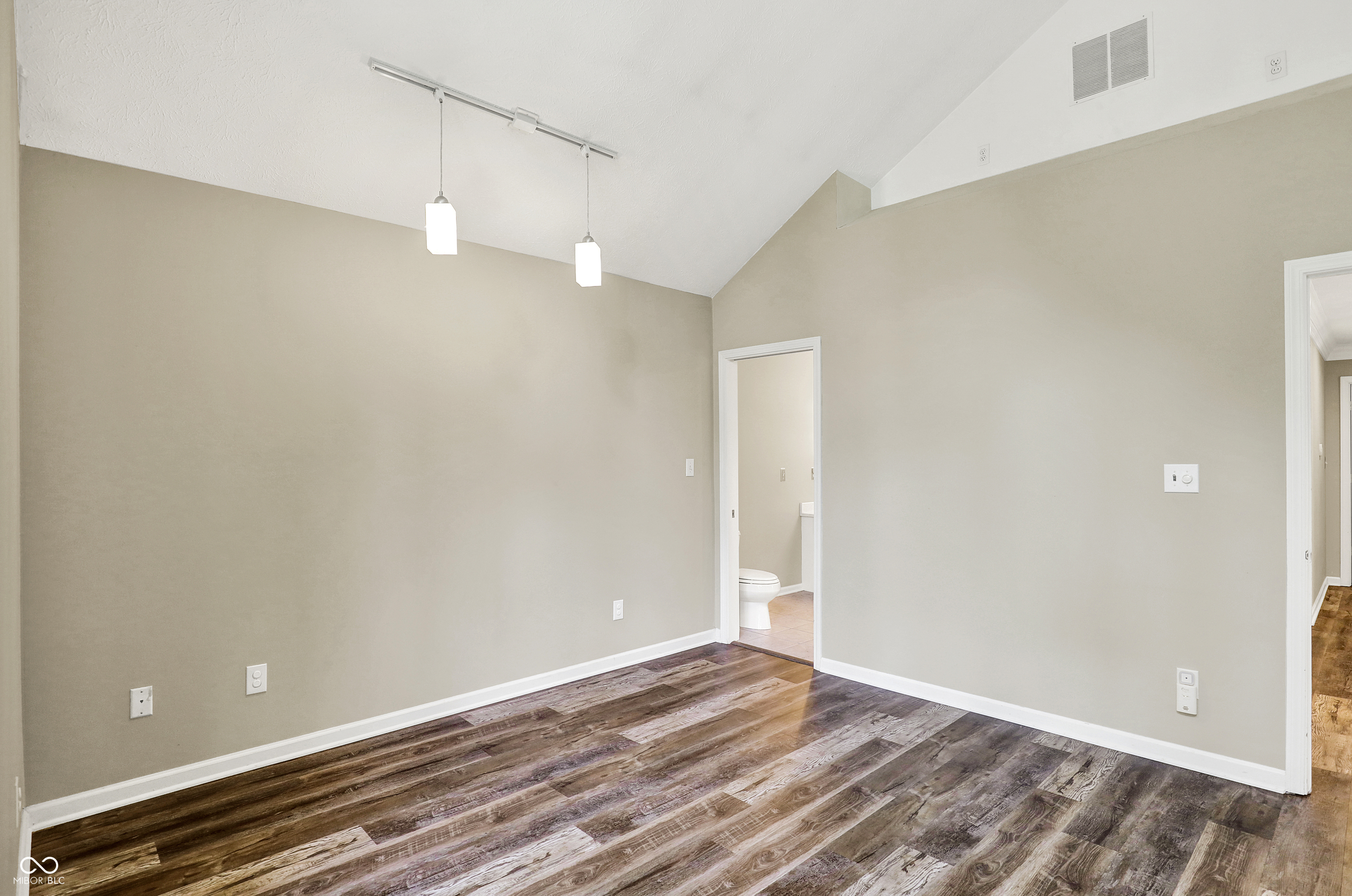 Indianapolis, Indiana, 46240, United States, 4 Bedrooms Bedrooms, ,3 BathroomsBathrooms,Residential,For Sale,1974215