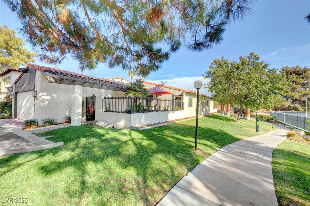 Las Vegas, Nevada, 89102, United States, 2 Bedrooms Bedrooms, ,2 BathroomsBathrooms,Residential,For Sale,2002910