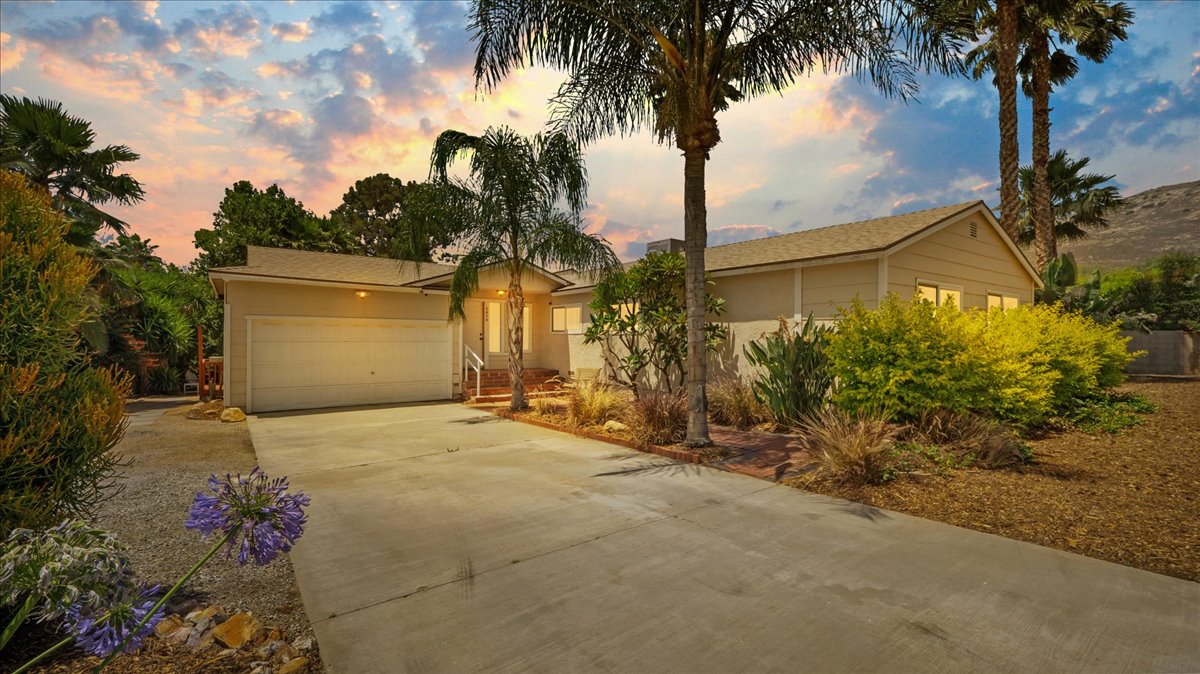 Jurupa Valley, California, 92509, United States, 4 Bedrooms Bedrooms, ,2 BathroomsBathrooms,Residential,For Sale,1927832
