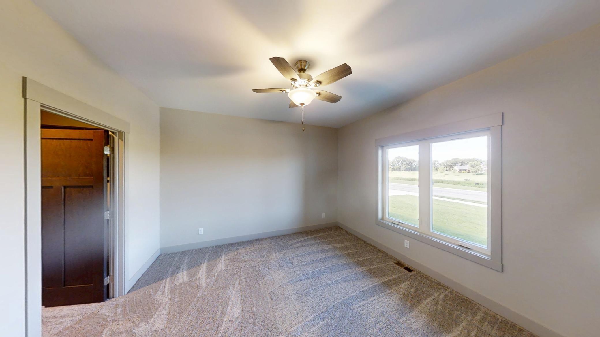 Albert Lea, Minnesota, 56007, United States, 4 Bedrooms Bedrooms, ,2 BathroomsBathrooms,Residential,For Sale,1978307