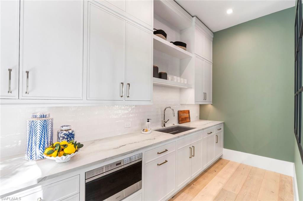 Naples, Florida, 34102, United States, 4 Bedrooms Bedrooms, ,6 BathroomsBathrooms,Residential,For Sale,2003055