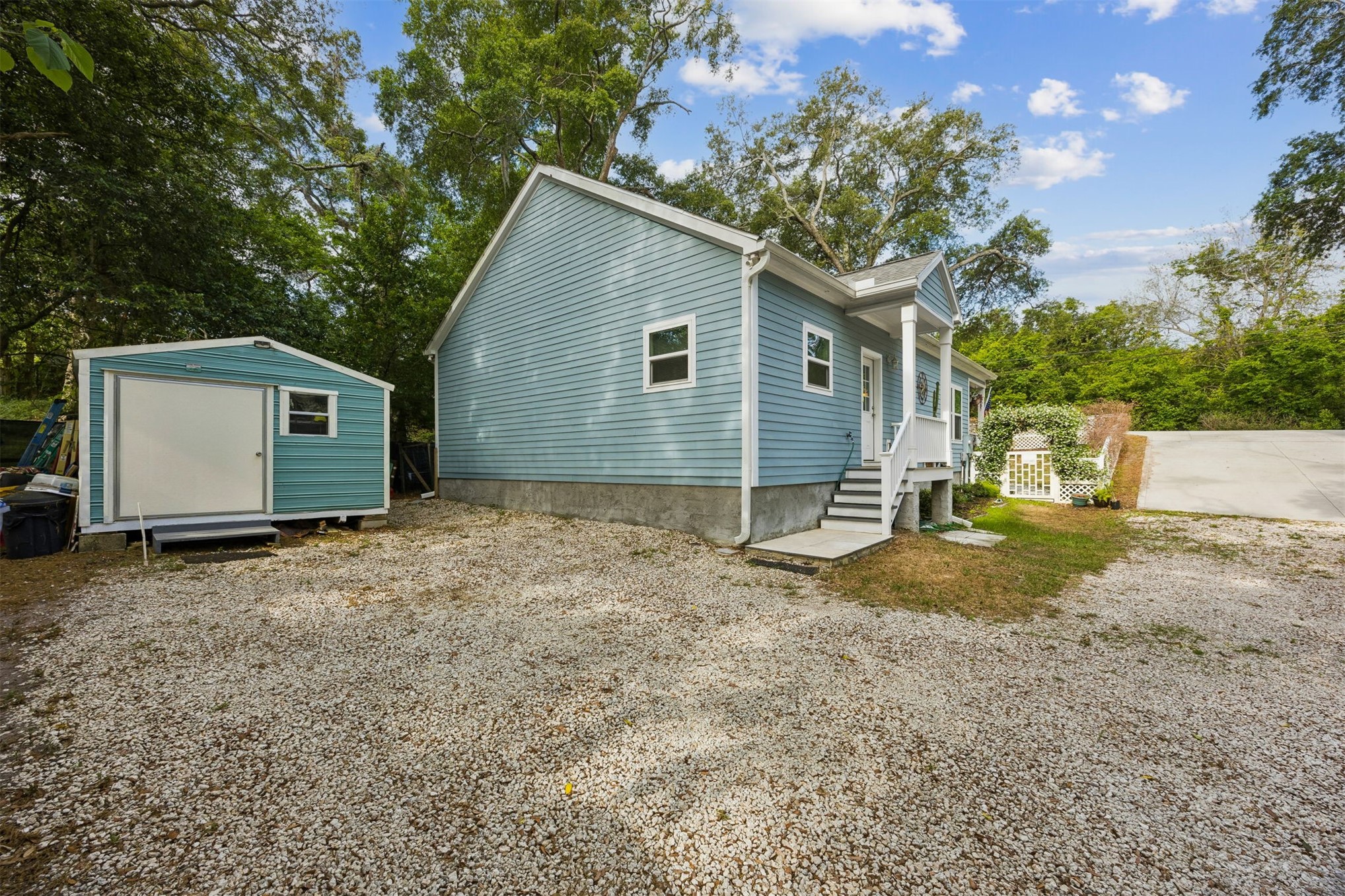 Fernandina Beach, Florida, 32034, United States, 3 Bedrooms Bedrooms, ,2 BathroomsBathrooms,Residential,For Sale,2040424