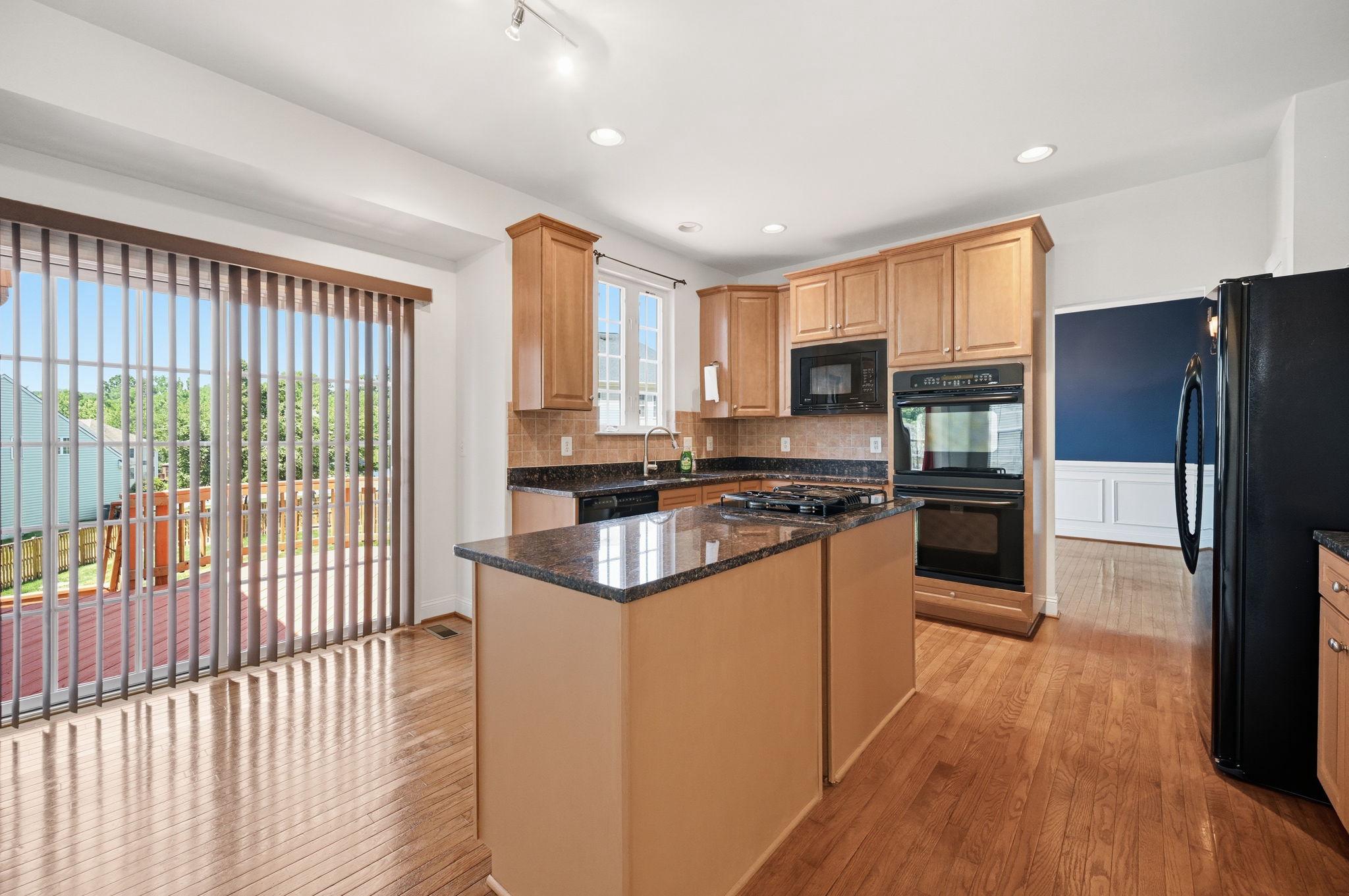 Triangle, Virginia, 22172, United States, 5 Bedrooms Bedrooms, ,4 BathroomsBathrooms,Residential,For Sale,2048381