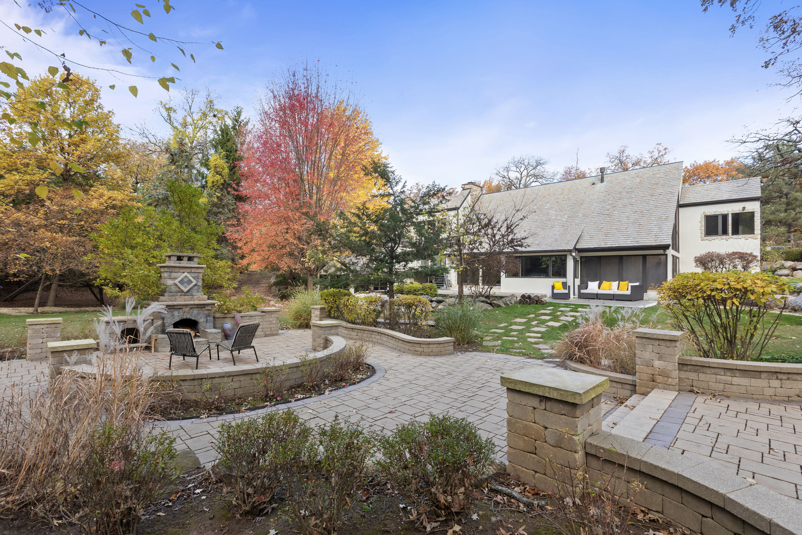 Barrington Hills, Illinois, 60010, United States, 4 Bedrooms Bedrooms, ,6 BathroomsBathrooms,Residential,For Sale,1989014