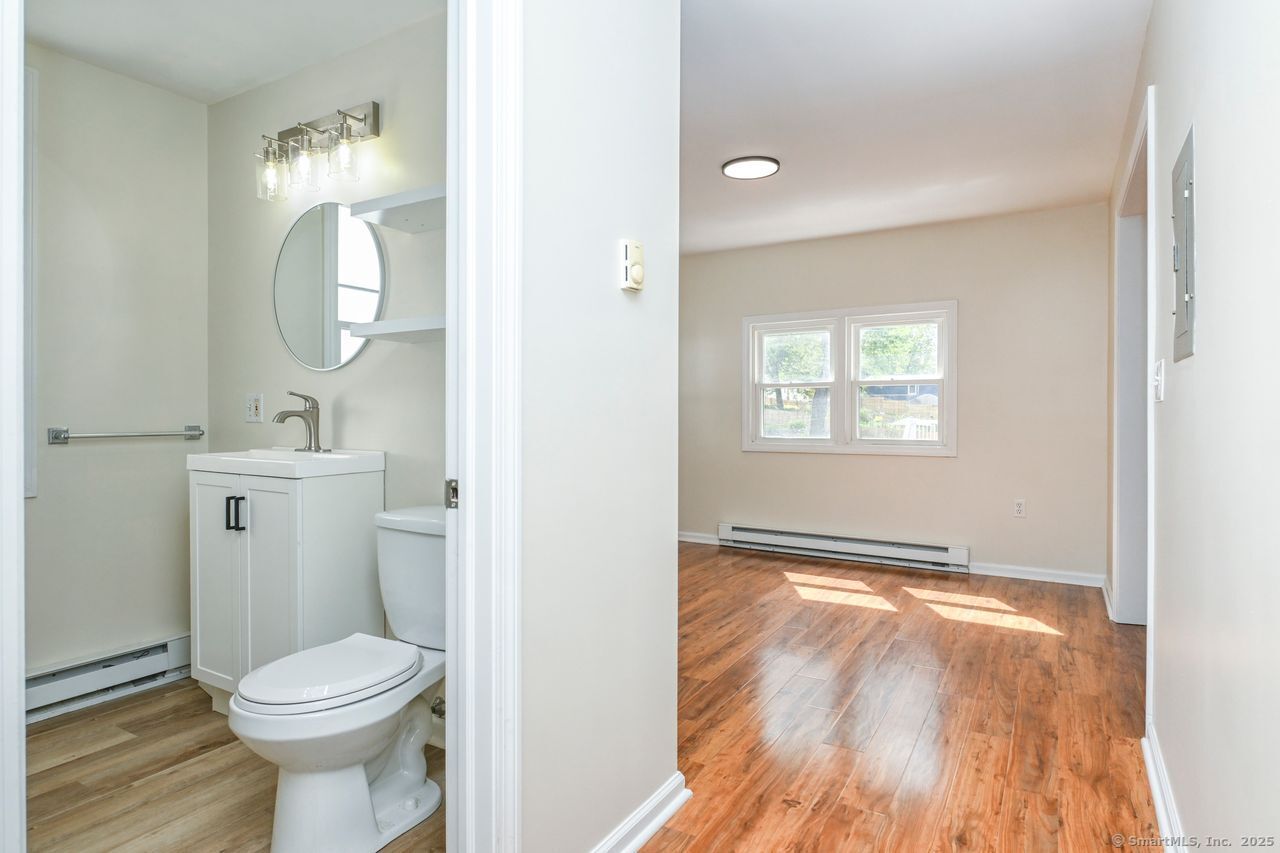 Wallingford, Connecticut, 06492, United States, 6 Bedrooms Bedrooms, ,4 BathroomsBathrooms,Residential,For Sale,1989730