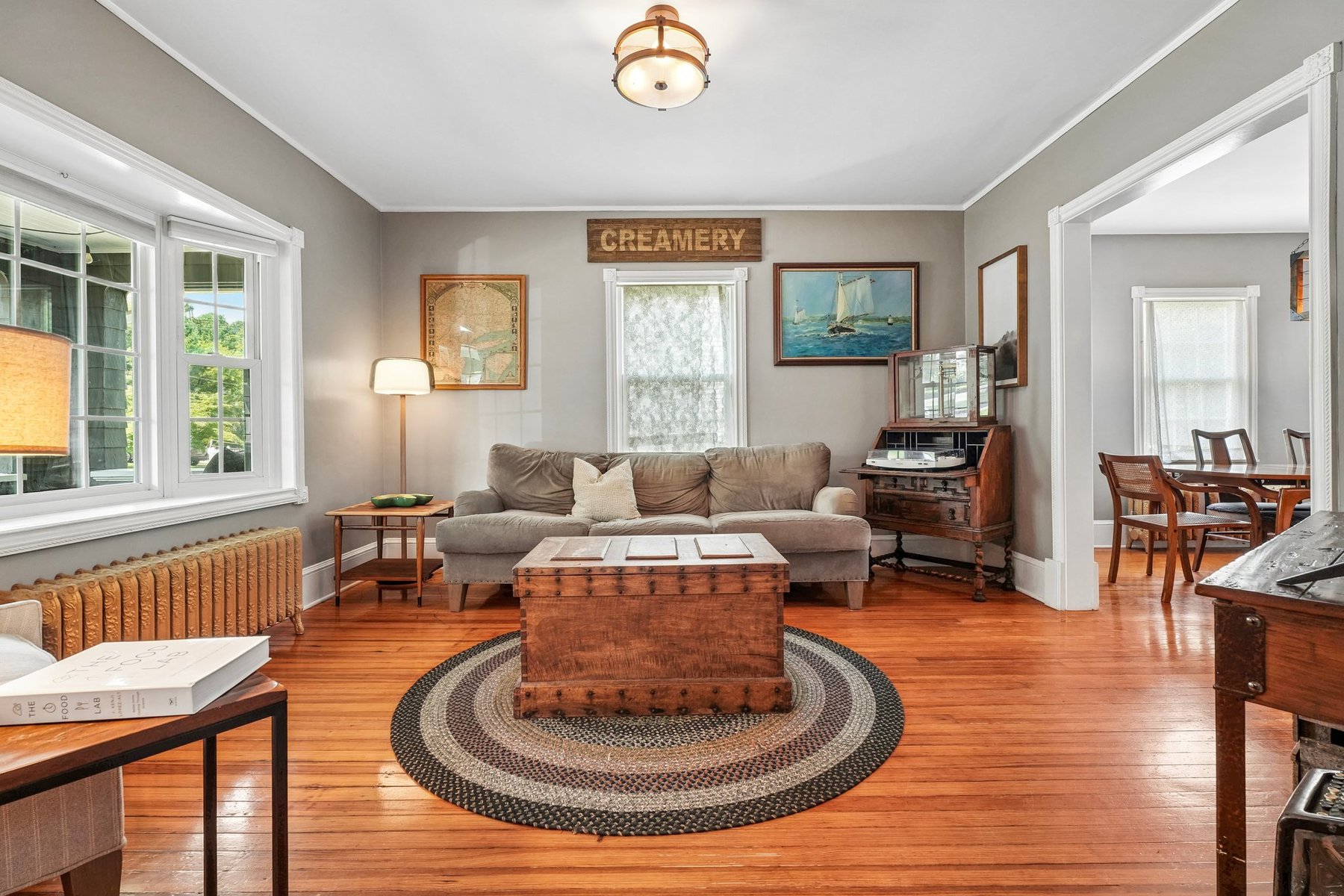  Craftsman Inspired Home With Both Old-Home Charm and Modern Amenities - 物件實景