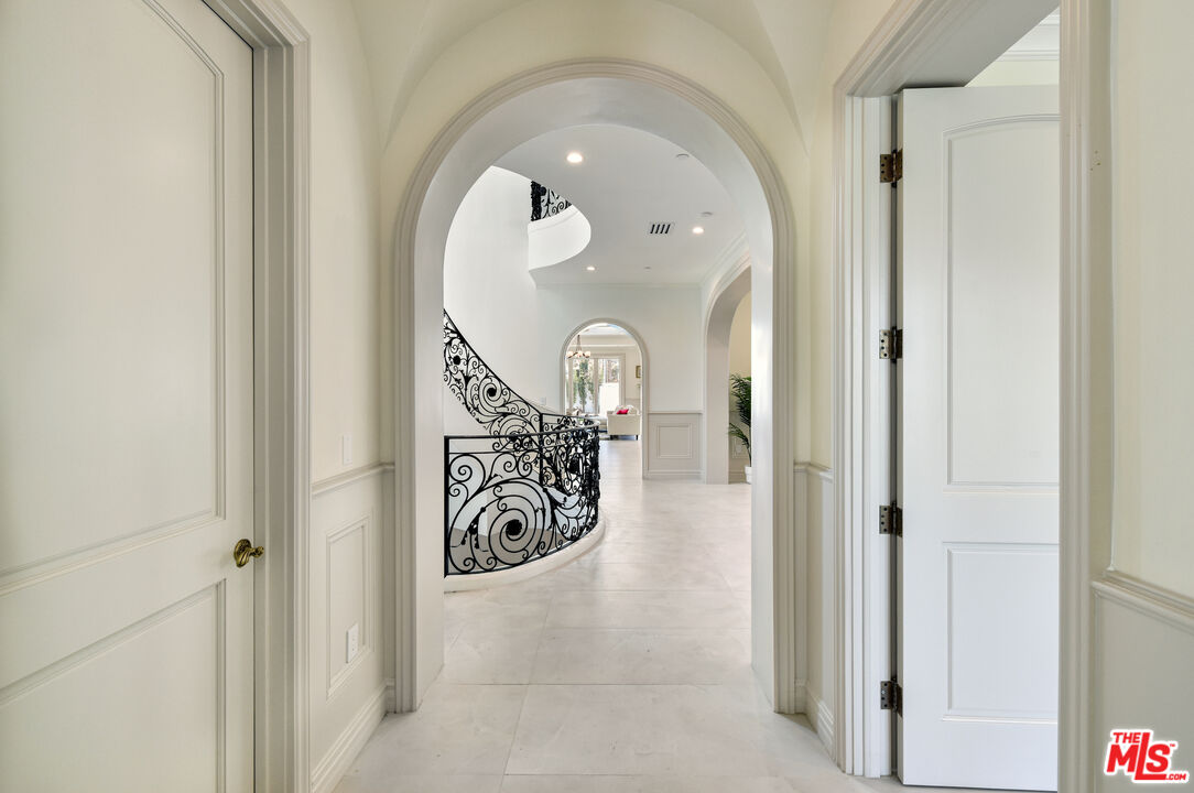 Santa Monica, California, 90402, United States, 5 Bedrooms Bedrooms, ,7 BathroomsBathrooms,Residential,For Sale,1838170