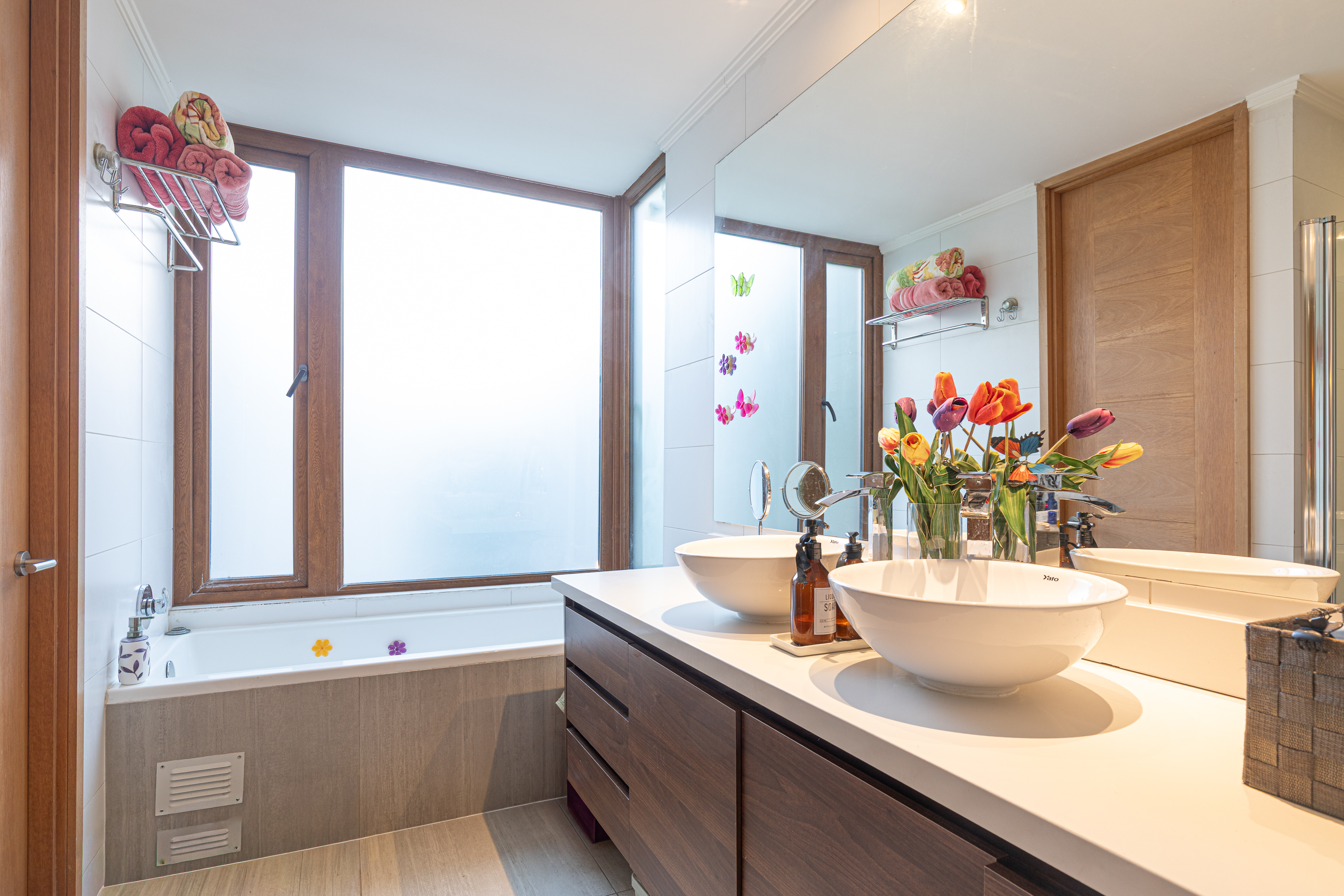 4-Bedroom Home in a Well-Established Gated Community - 物件實景