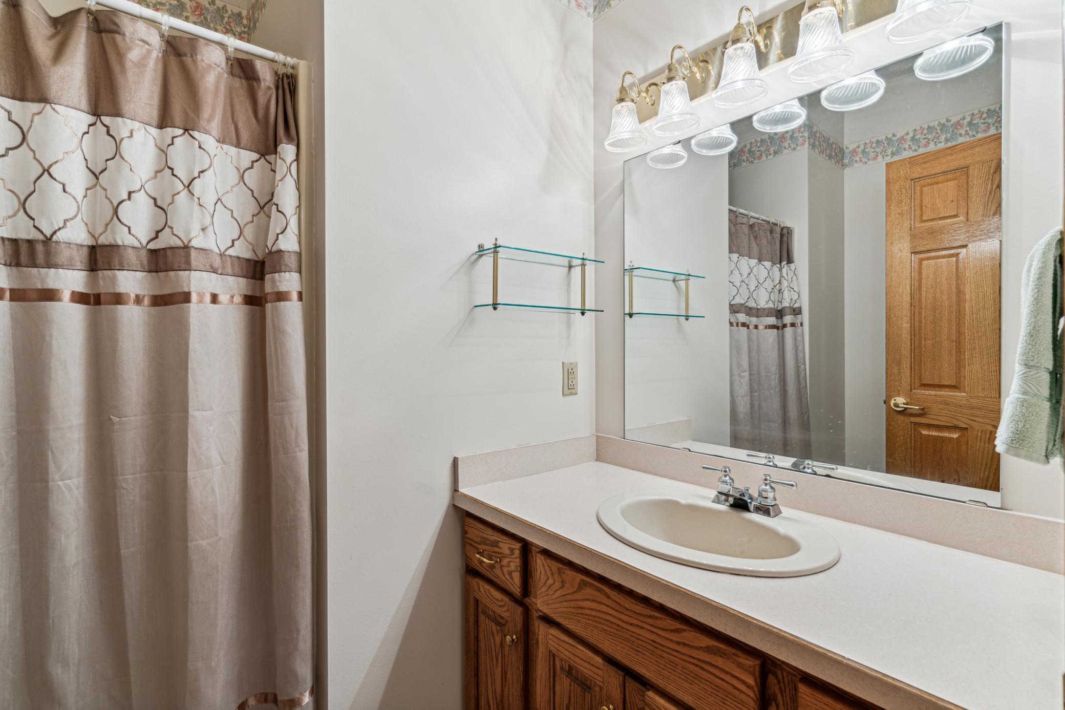 Lake Elmo, Minnesota, 55042, United States, 4 Bedrooms Bedrooms, ,3 BathroomsBathrooms,Residential,For Sale,1969161