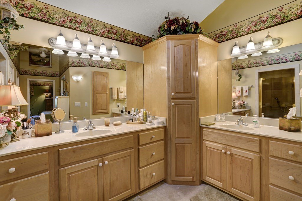 Young Harris, Georgia, 30582, United States, 3 Bedrooms Bedrooms, ,3 BathroomsBathrooms,Residential,For Sale,1979035