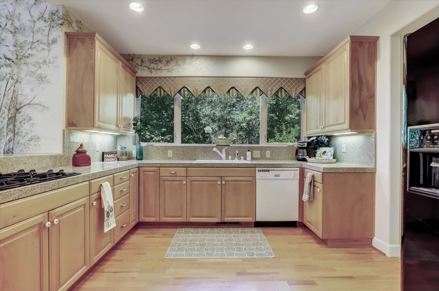 Grass Valley, California, 95945, United States, 4 Bedrooms Bedrooms, ,4 BathroomsBathrooms,Residential,For Sale,1986075