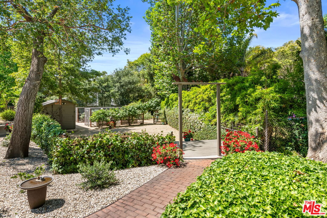Los Angeles, California, 90049, United States, 4 Bedrooms Bedrooms, ,3 BathroomsBathrooms,Residential,For Sale,1805852