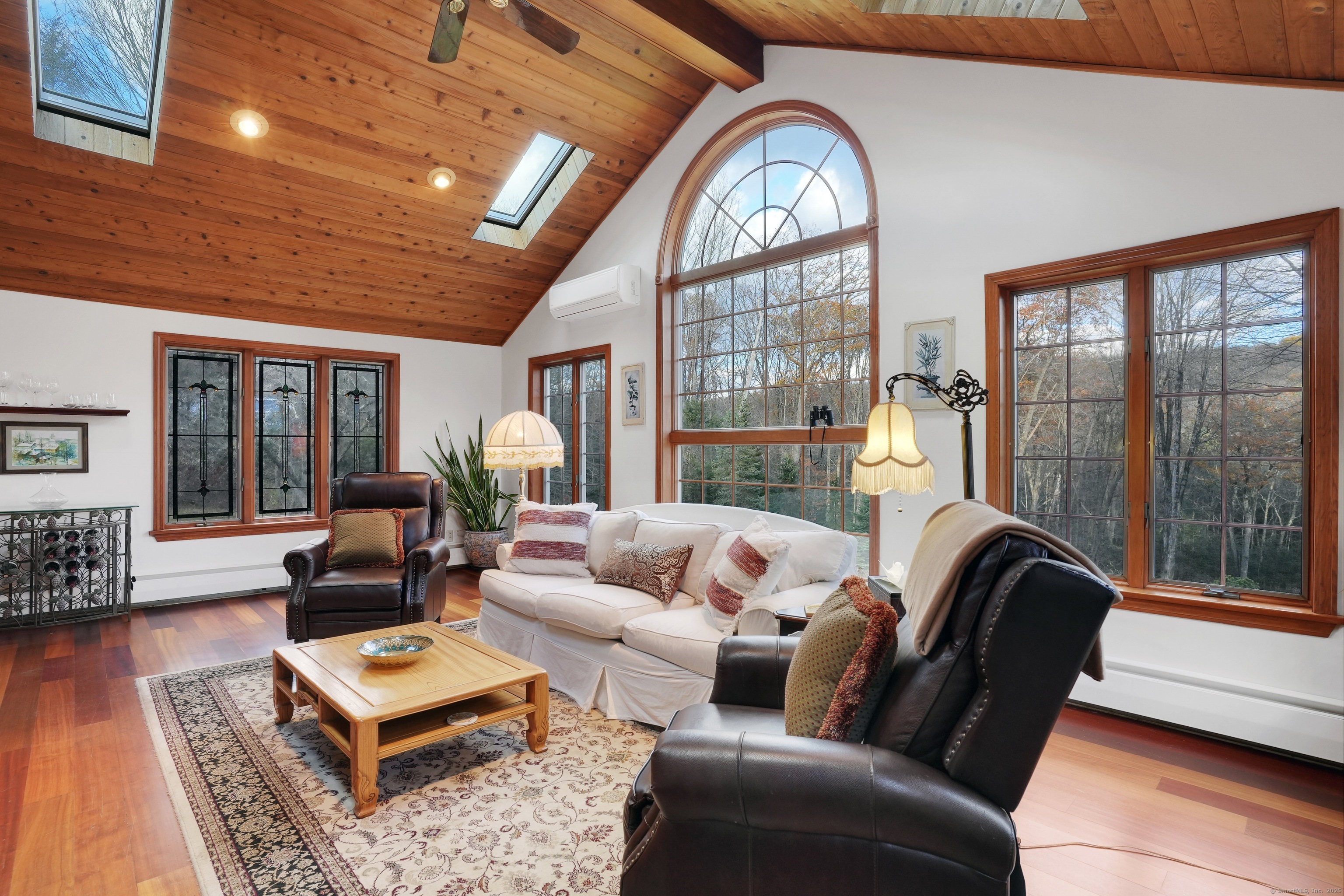 Canton, Connecticut, 06019, United States, 4 Bedrooms Bedrooms, ,3 BathroomsBathrooms,Residential,For Sale,1987943