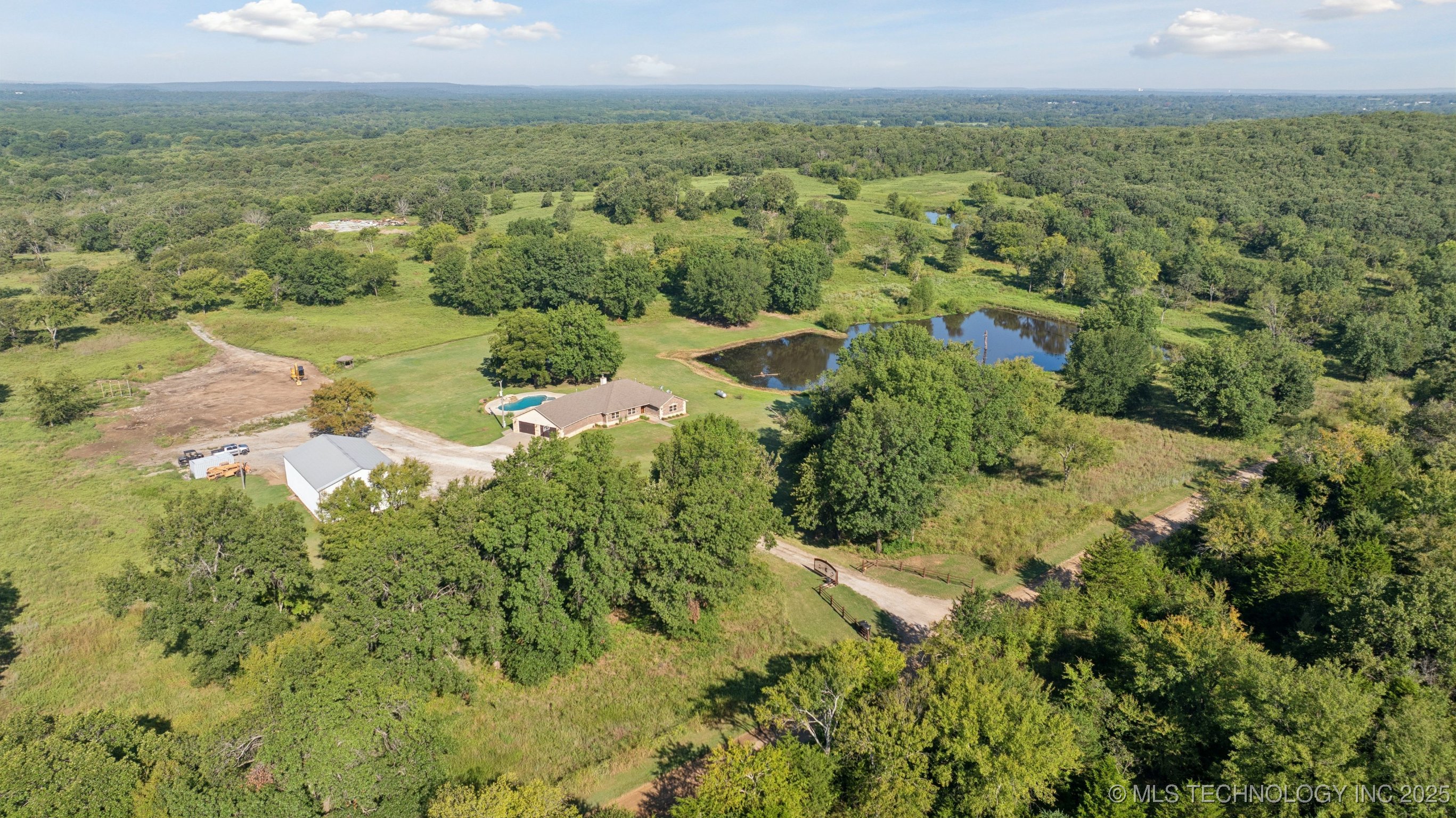 Henryetta, Oklahoma, 74437, United States, 4 Bedrooms Bedrooms, ,4 BathroomsBathrooms,Residential,For Sale,1939303