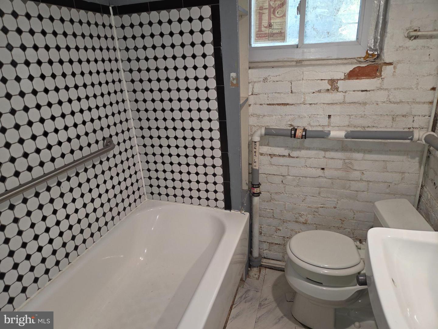 Washington, District of Columbia, 20011, United States, 4 Bedrooms Bedrooms, ,4 BathroomsBathrooms,Residential,For Sale,1919507