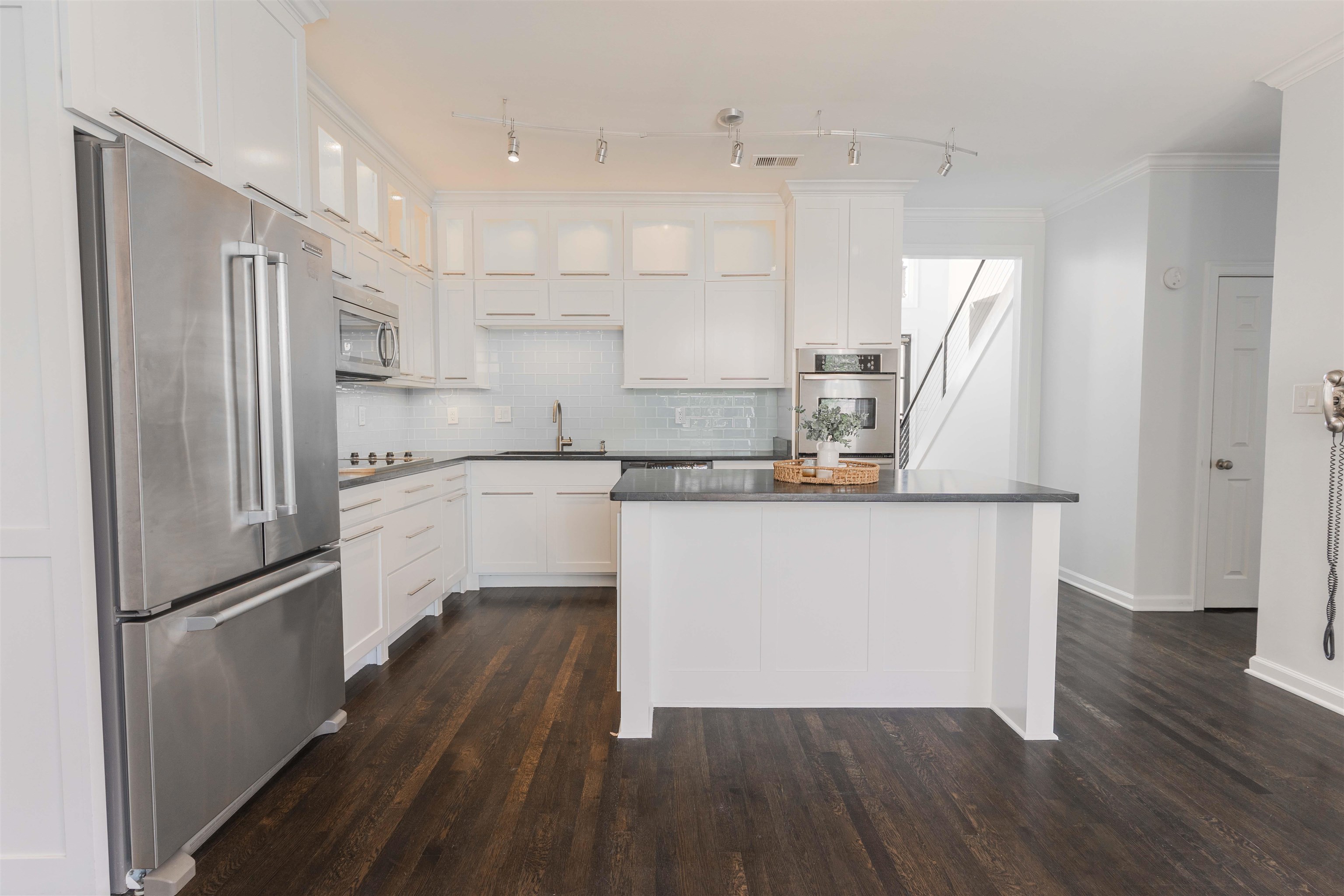 Memphis, Tennessee, 38120, United States, 4 Bedrooms Bedrooms, ,4 BathroomsBathrooms,Residential,For Sale,1965217