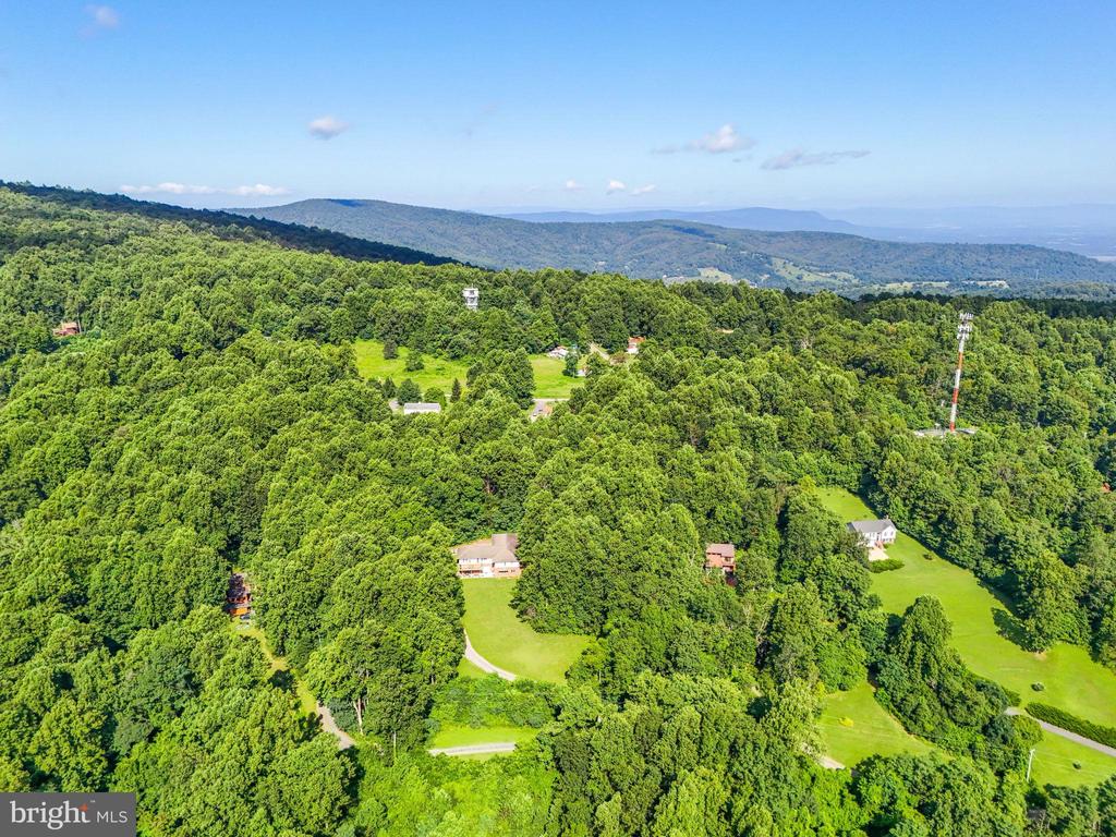 Chester Gap, Virginia, 22623, United States, 4 Bedrooms Bedrooms, ,4 BathroomsBathrooms,Residential,For Sale,1980820