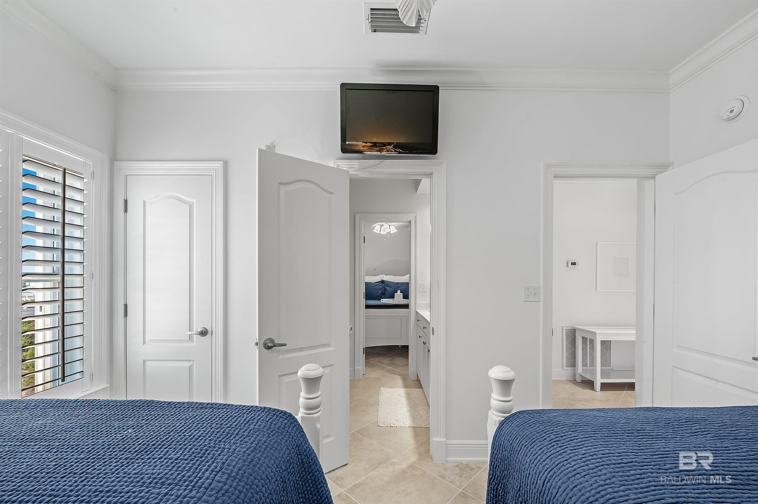 Pensacola, Florida, 32507, United States, 8 Bedrooms Bedrooms, ,9 BathroomsBathrooms,Residential,For Sale,1983870