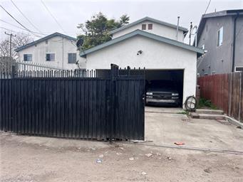 Los Angeles, California, 90061, United States, 4 Bedrooms Bedrooms, ,3 BathroomsBathrooms,Residential,For Sale,1944848