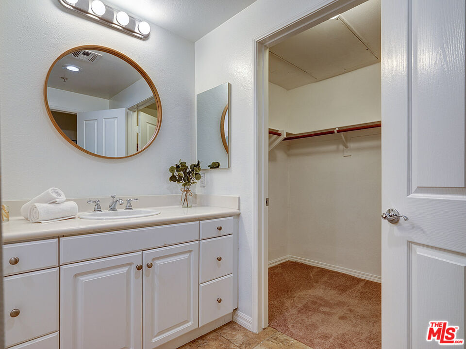 Playa Vista, California, 90094, United States, 2 Bedrooms Bedrooms, ,2 BathroomsBathrooms,Residential,For Sale,1917212