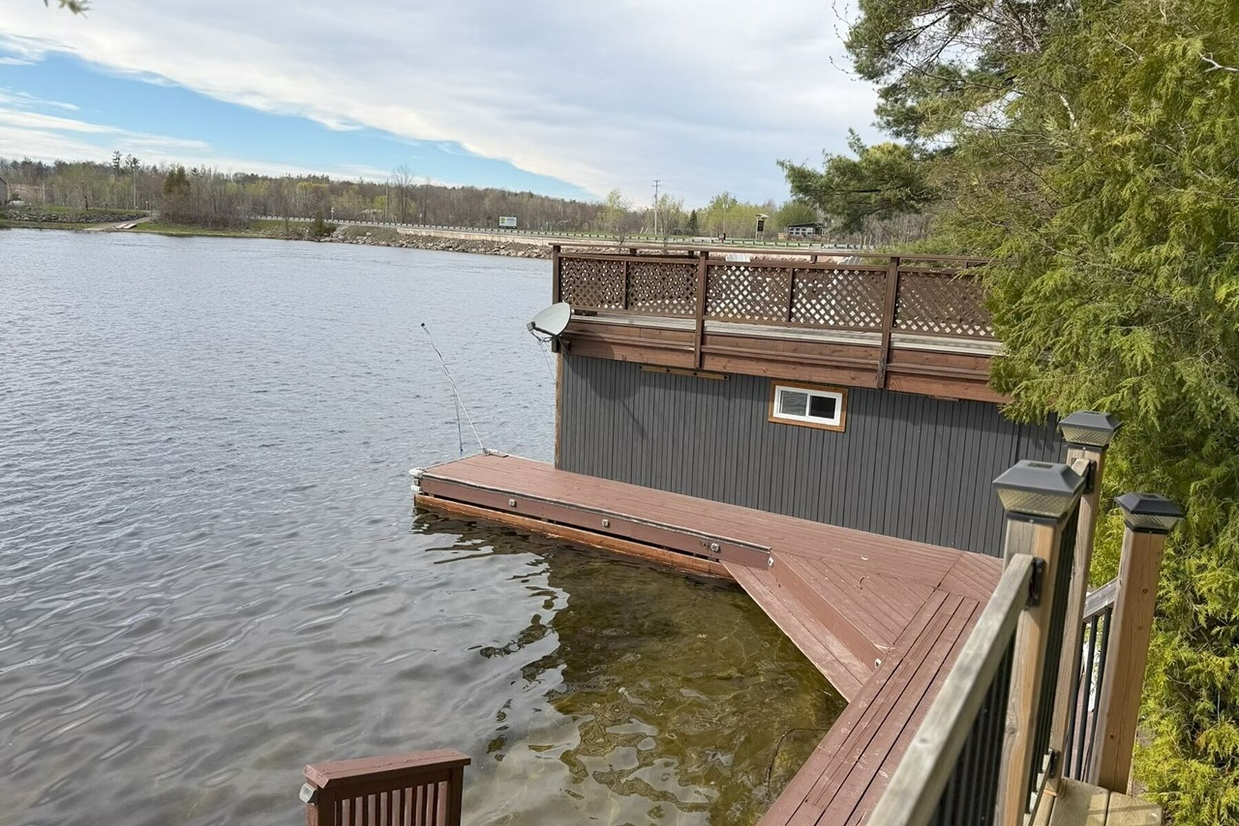  Charming Gem on Moore Lake - 物件實景