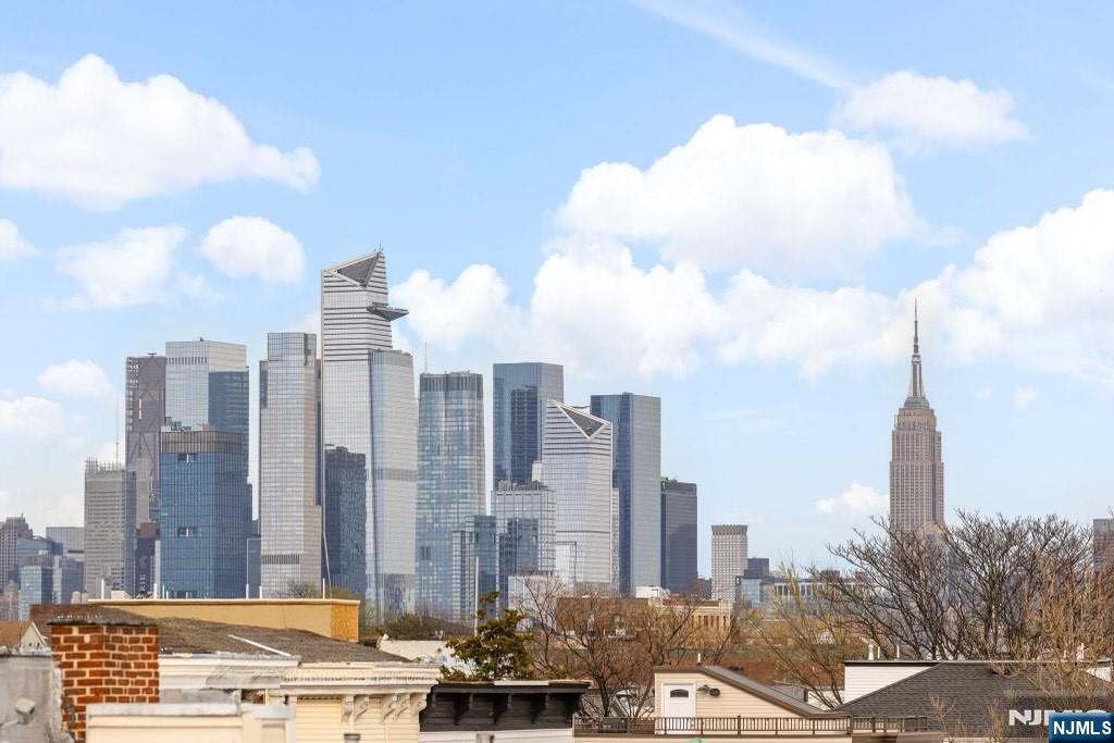Jersey City, New Jersey, 07307, United States, 3 Bedrooms Bedrooms, ,2 BathroomsBathrooms,Residential,For Sale,1867337